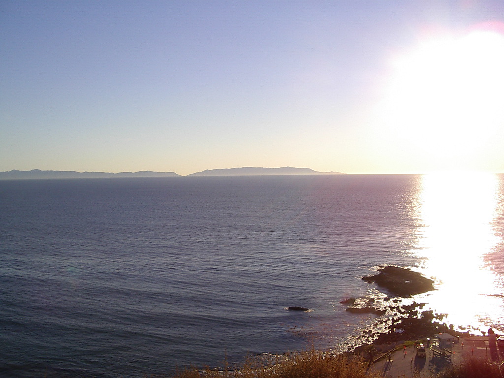 A photo of a Candle Shore sunset over the ocean.